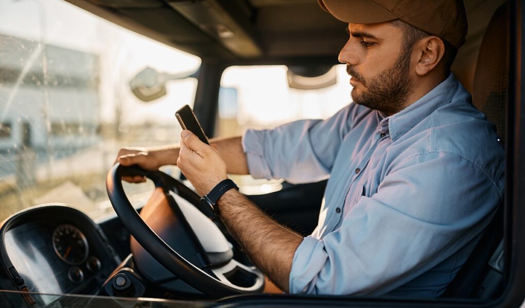 Zalety wykorzystania samochodu ciężarowego z HDS